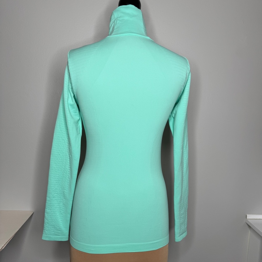 Athleta Aqua Mint Stretch Flurry Blizzard Rib Turtleneck Ribbed Layer Travel Top - Picture 5 of 10
